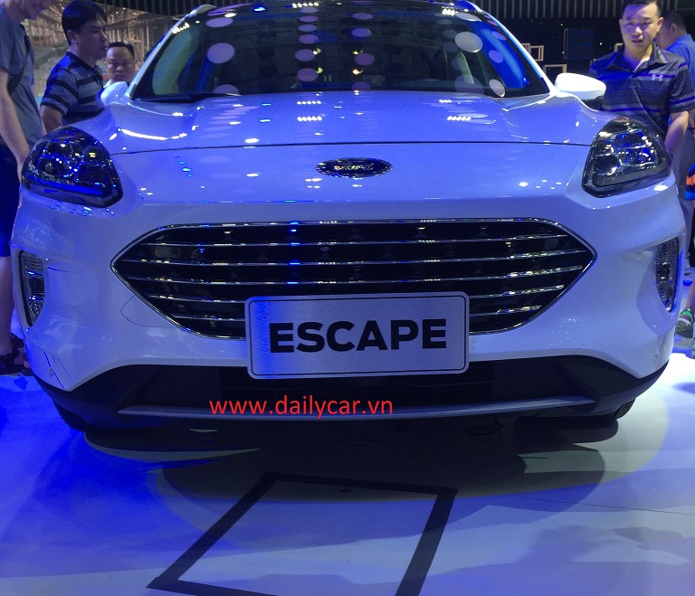 Xe Ford Escape 2020